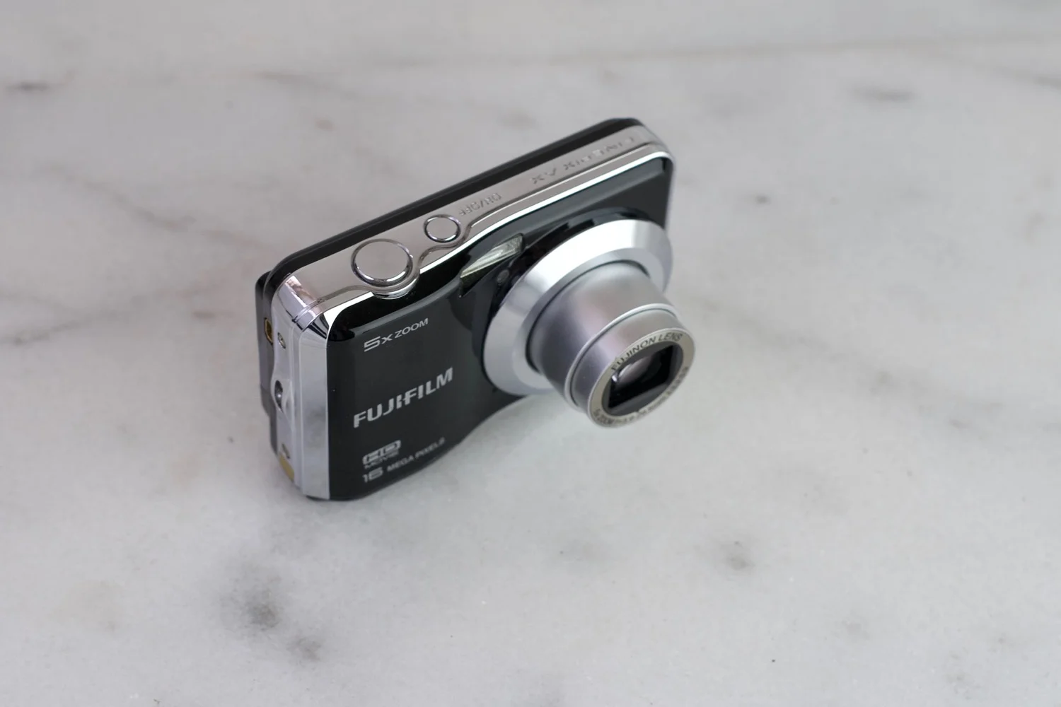 Fujifilm Finepix AX 16 Megapixel Digital Point and Shoot Camera